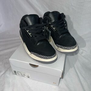 Black and white Air Jordan 3 Retro Womens size 8 girls size 6.5